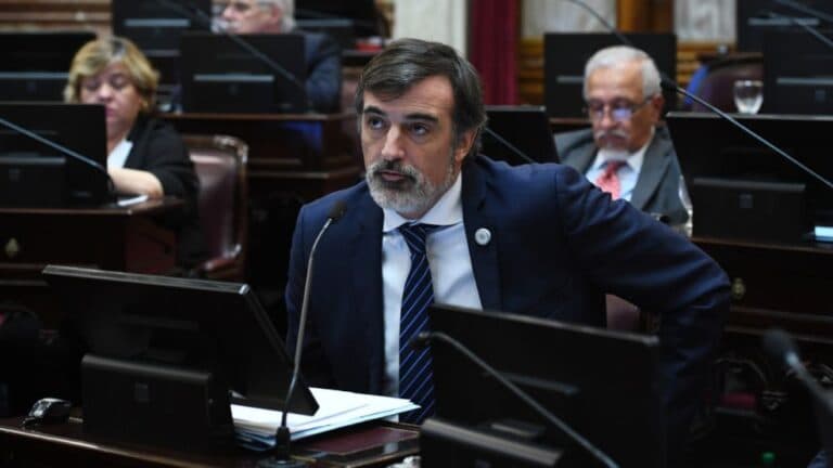 Esteban Bullrich dejó el PRO y cuestionó a Macri por el respaldo a Manuel Adorni
