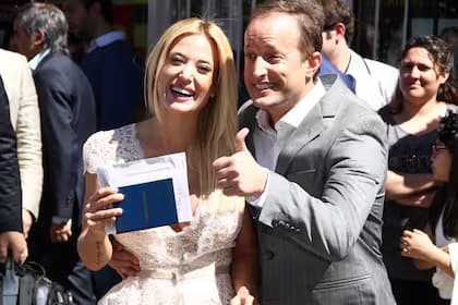 La Justicia les prohibió salir del país a Martín Insaurralde y Jesica Cirio
