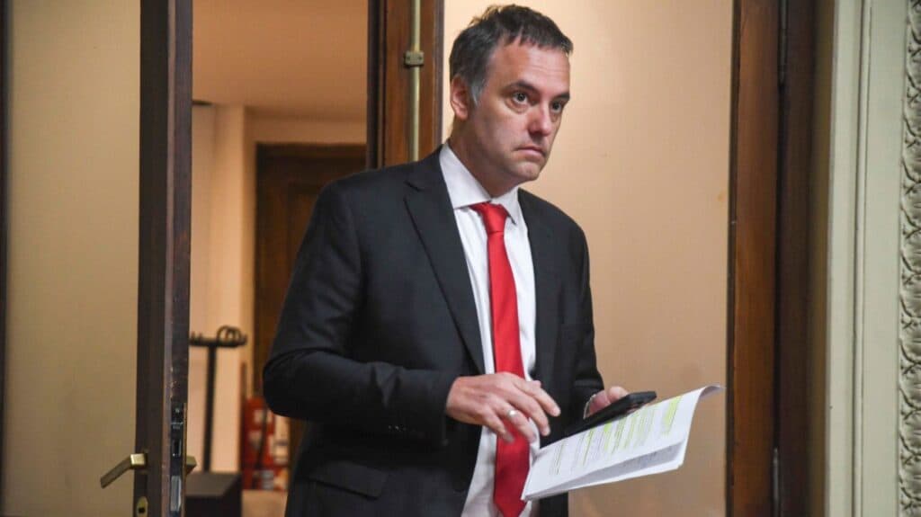 El Senado postergó una semana la sesión y Manuel Adorni quedó más cerca de una interpelación