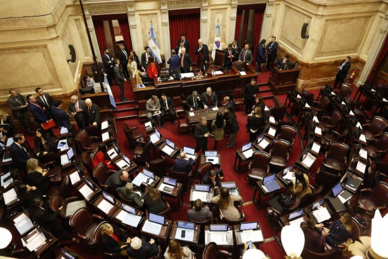 El oficialismo dejó sin quórum la sesión del Senado y frenó la interpelación a Manuel Adorni