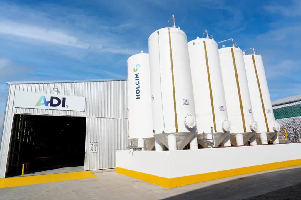 Holcim inauguró en Córdoba su primera planta de aditivos con una inversión de US$ 1,2 millones