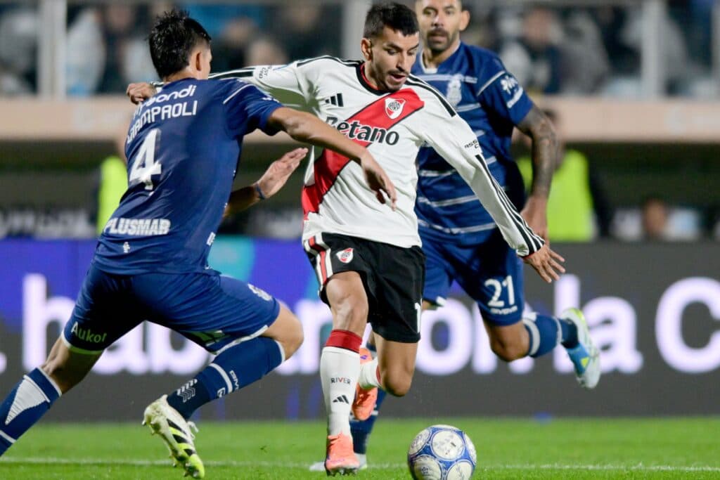 River volvió a perder y la crisis se profundiza: cayó 1-0 ante Gimnasia en La Plata