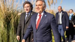 Mientras Llaryora suma universidades, Milei las desfinancia