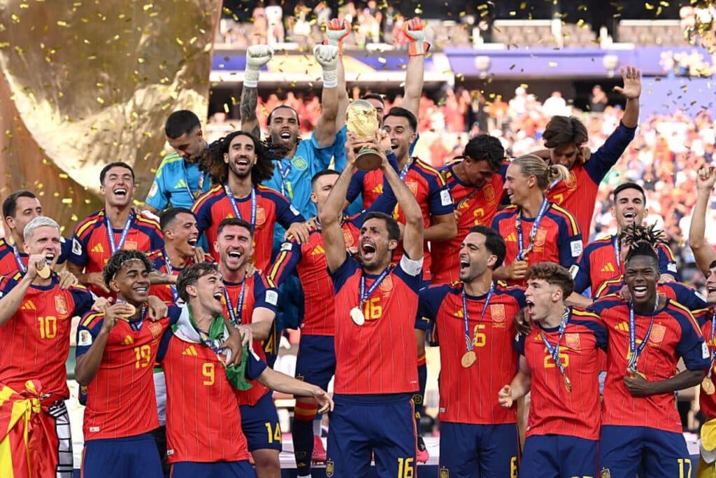 España venció 1-0 a Argentina en el alargue y es campeón del mundo
