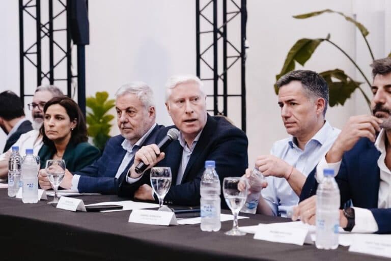Bornoroni reunió a intendentes de Córdoba en una jornada con autoridades del BICE
