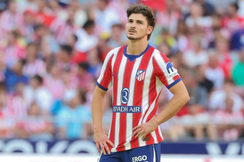 Julián Álvarez quiere irse del Atlético, la afición lo rechaza y el drama sigue sin resolverse