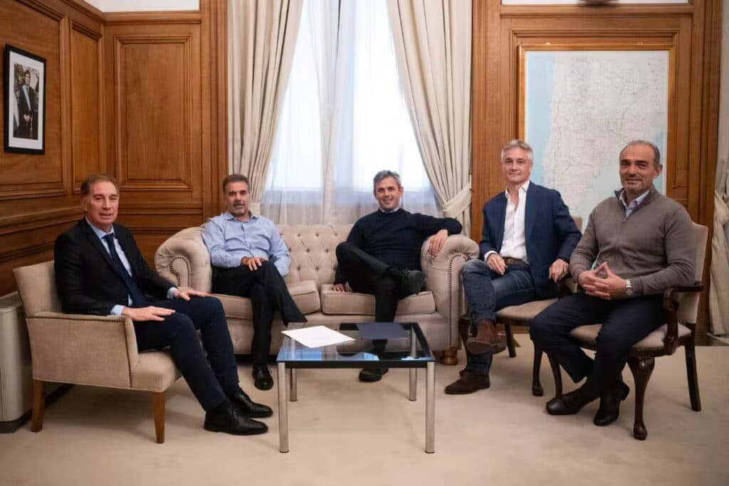 LLA y el PRO avanzan hacia una alianza nacional con la mira puesta en 2027