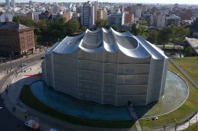 La Unicameral aceptó la renuncia de “Cañito” Flores en una sesión con fuertes cruces