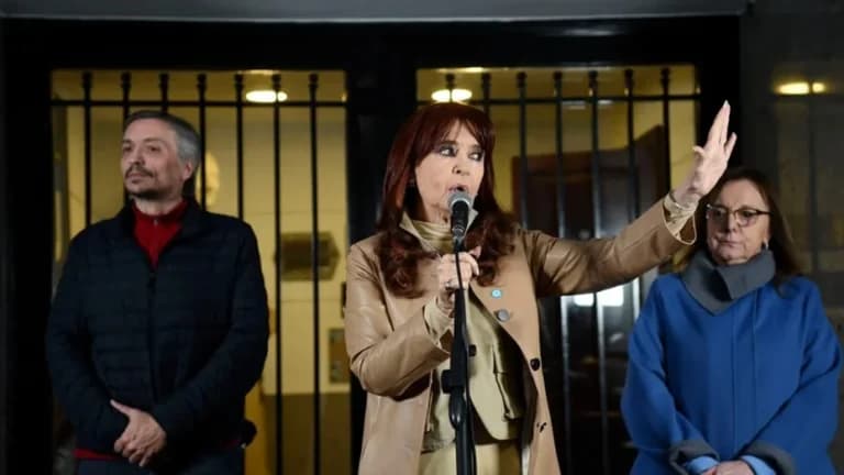 Cristina busca ordenar el peronismo y piensa en Máximo Kirchner como candidato