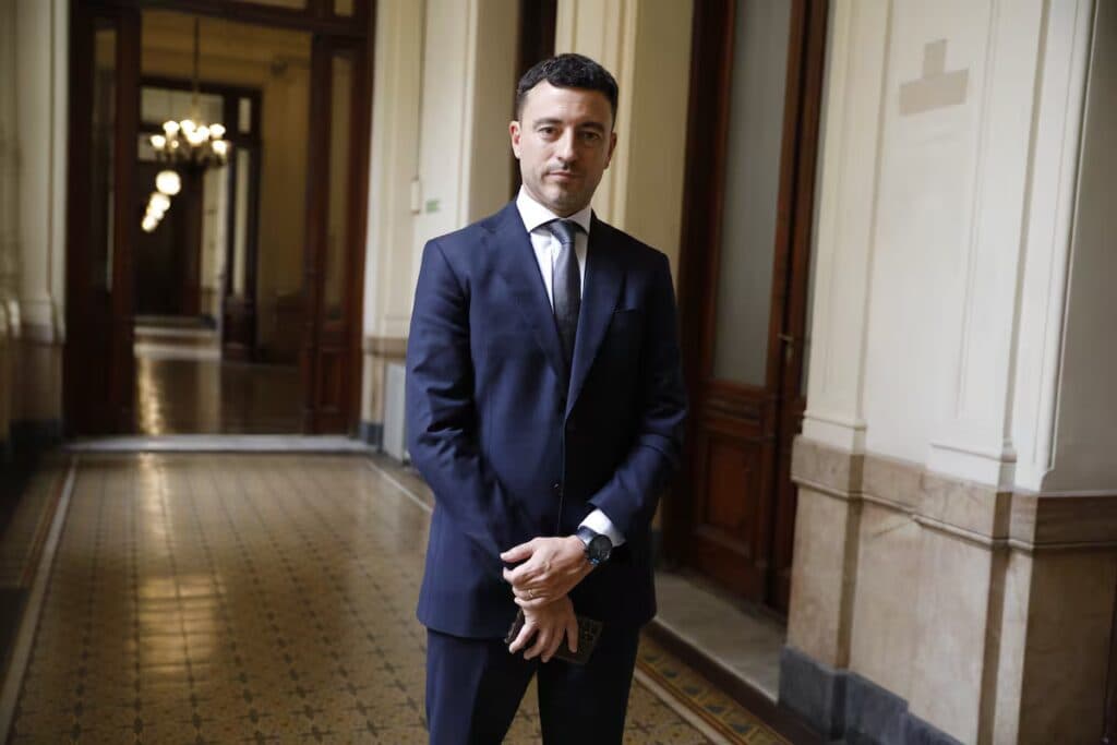 De Loredo se lanzó hacia 2027: prometió reformar el Estado y acusó al PJ de querer “invadir” la UCR