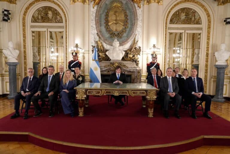 Milei anunció un paquete de medidas por Malvinas y sanciones contra petroleras