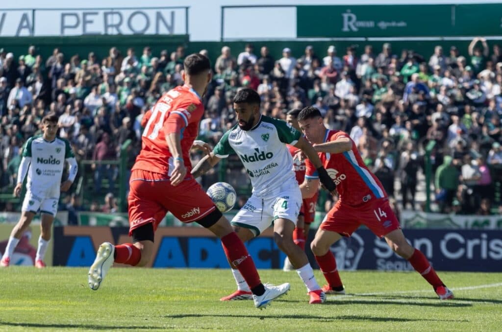 Passerini rescató el empate en la última jugada y Belgrano se trajo un punto de Junín