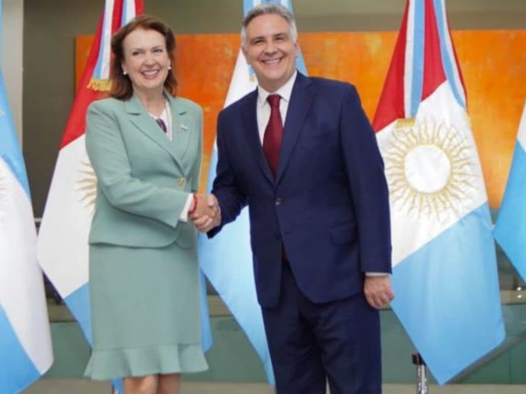¿Y si Diana Mondino va de vice de Llaryora?