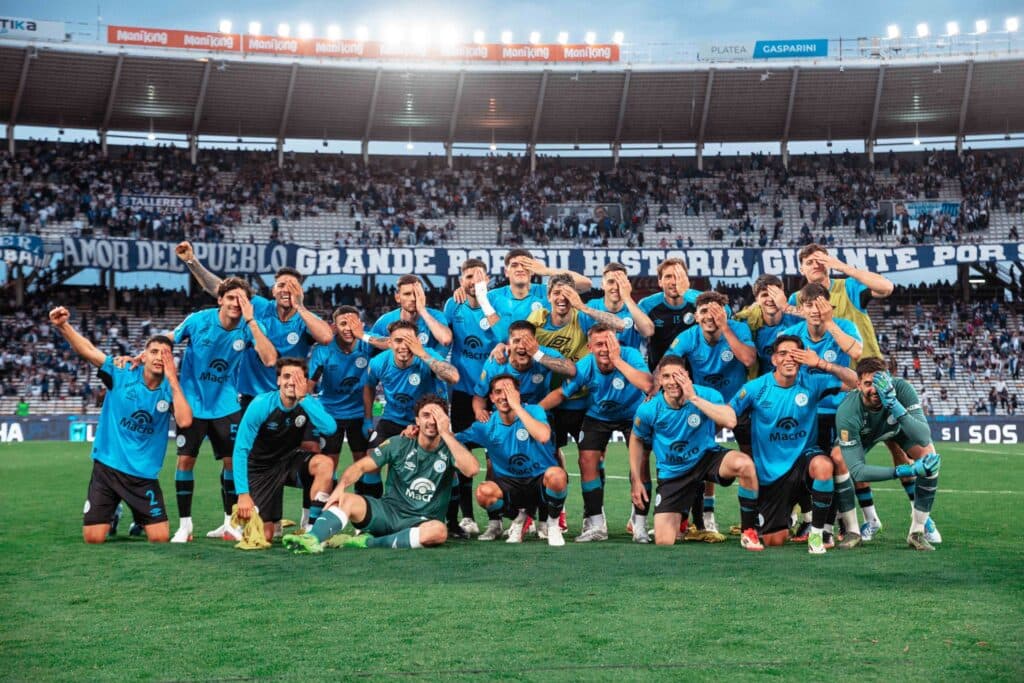Belgrano ganó el clásico con un gol agónico de Hernandes y se ilusiona arriba