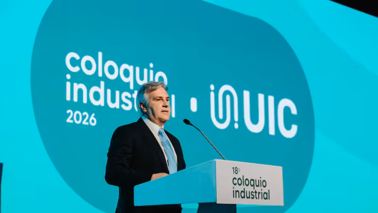 Llaryora cuestionó el ajuste de Milei y pidió un RIGI para las pymes: “El trabajo es lo que mide el éxito de los gobiernos”