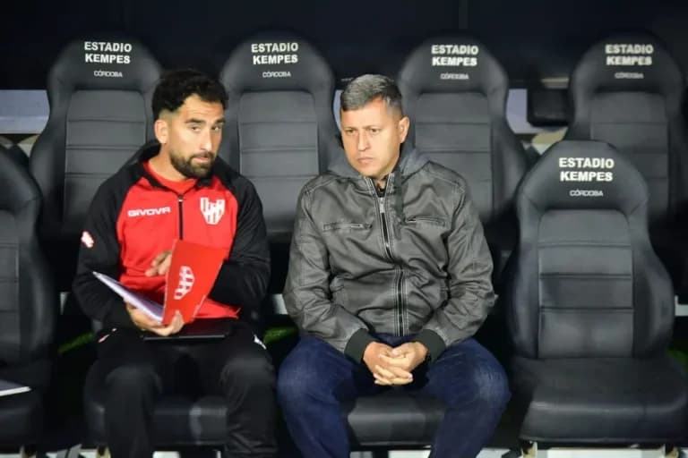 Flores tras el empate ante Boca: “Estoy satisfecho pero un poco tocado porque podríamos haber obtenido algo más”