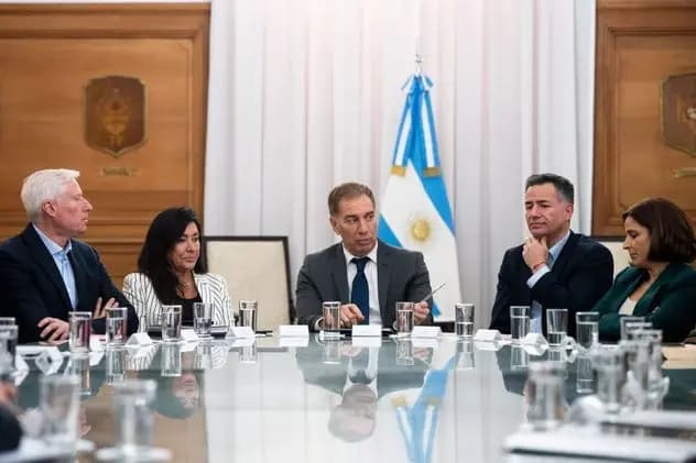 Bornoroni reunió a 18 intendentes en la Casa Rosada y amplía su armado político en Córdoba
