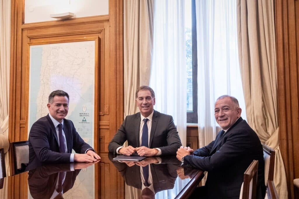 Las fotos con Santilli cotizan en bolsa