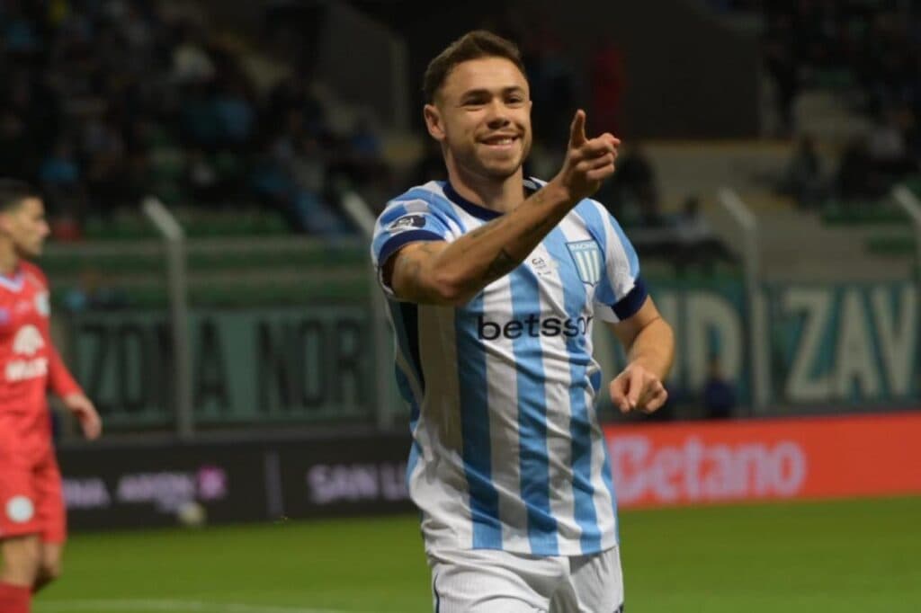 Racing eliminó a Belgrano de la Copa Argentina con un gol de Conechny y polémica del VAR
