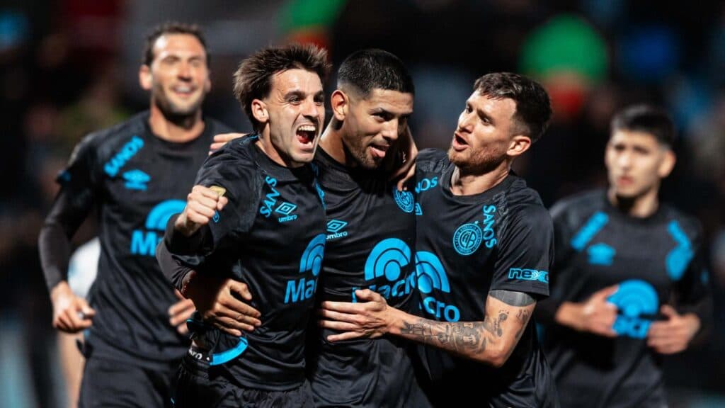 Belgrano venció 2-0 a Rivadavia con un golazo de Rigoni a los 10 segundos del segundo tiempo