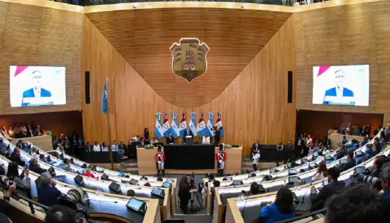 Córdoba debate bajar la imputabilidad a 14 años y ampliar derechos de las víctimas
