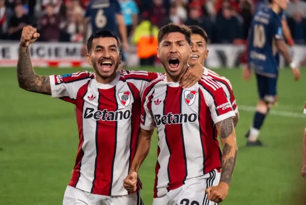 River cortó la racha con un 2-0 ante Argentinos y Almada debutó como titular