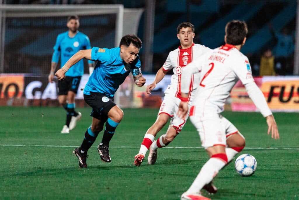Belgrano tuvo todo para ganarlo, pero Passerini erró el penal y empató 1-1 con Huracán