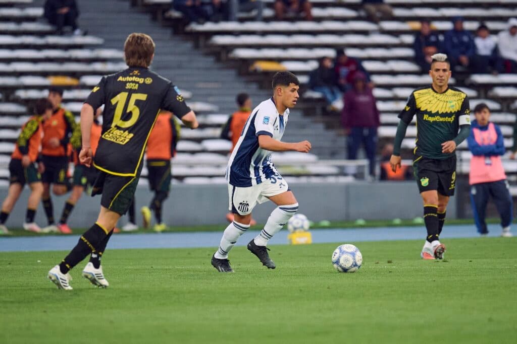 Talleres cayó 2-1 ante Defensa y Justicia sobre el final y el Kempes estalló de bronca