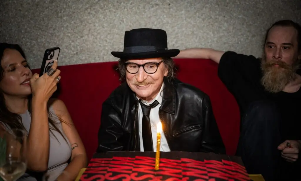 Imagen de la nota sobre el festejo de los 75 años de Charly García