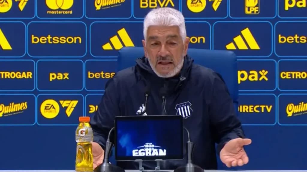 De Felippe explotó tras la derrota ante Boca: “¿A quién querés que ponga, a mi vieja?”